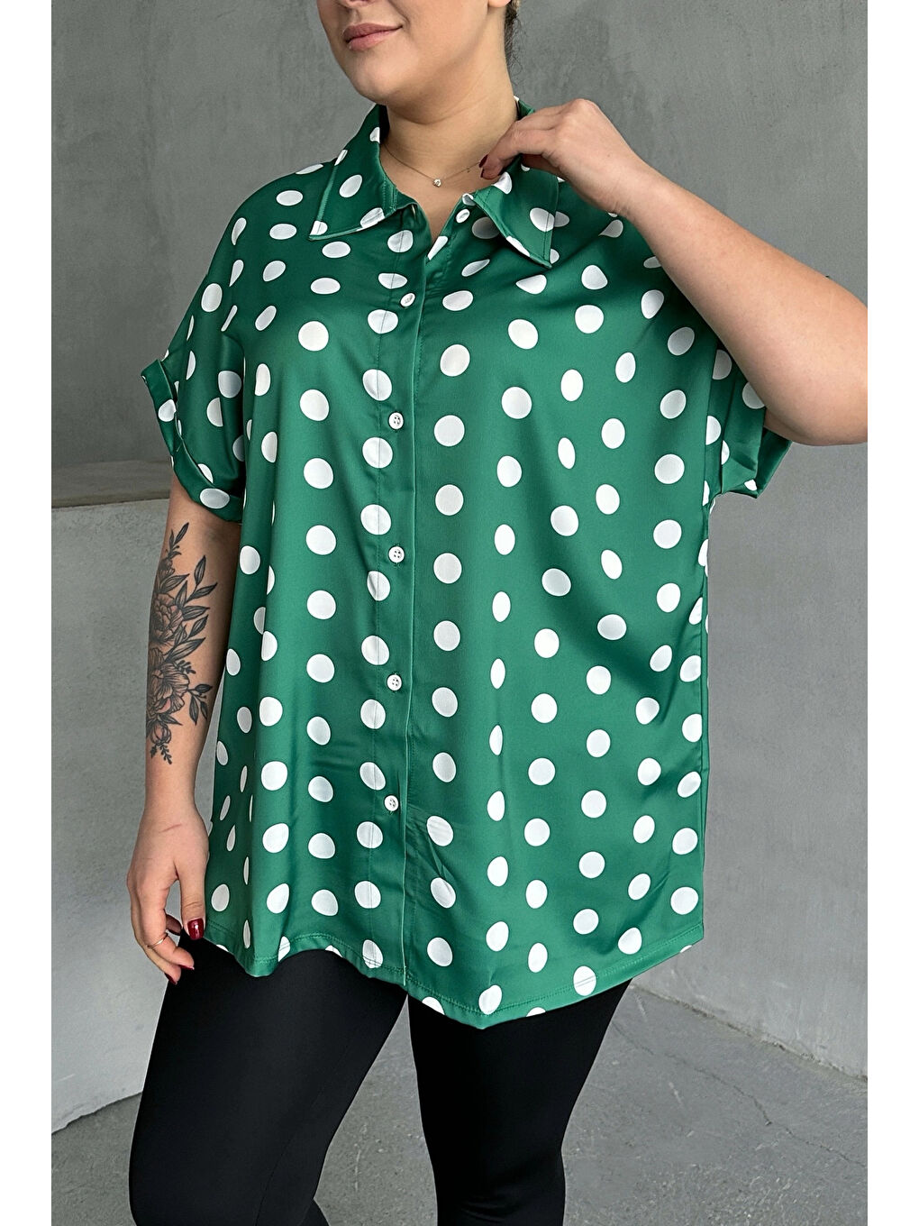 Yeşil Büyük Beden Kısa Kollu Puantiyeli Gömlek 303461-4