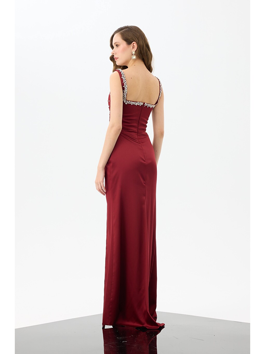 Bordo İşlemeli Yırtmaçlı Saten Abiye Elbise-5