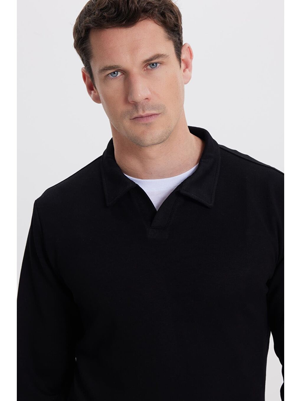 Erkek Relax Fit Rahat Kesim Polo V Yaka Siyah Sweatshirt-1
