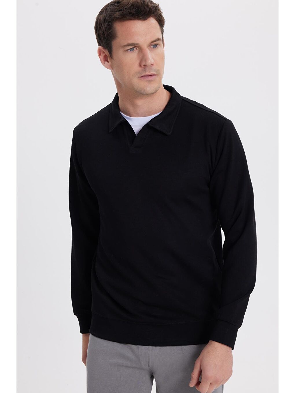 Erkek Relax Fit Rahat Kesim Polo V Yaka Siyah Sweatshirt-4