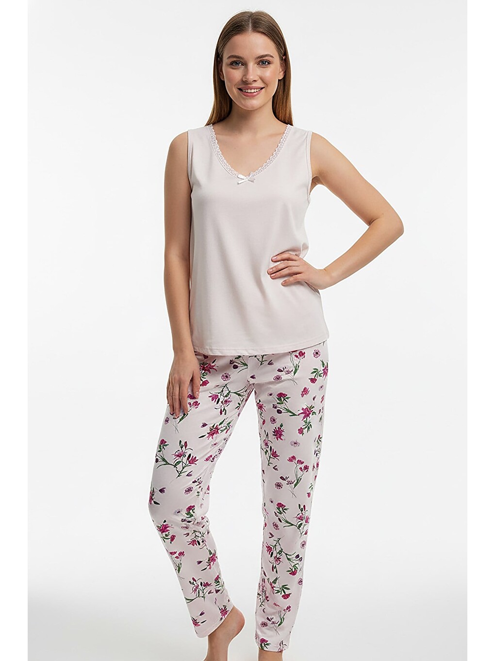 Pembe Kadın % 100 Ring Viskon V Yaka Altı Desenli Kalın Askılı Pijama Takımı | Somon 40108-4768