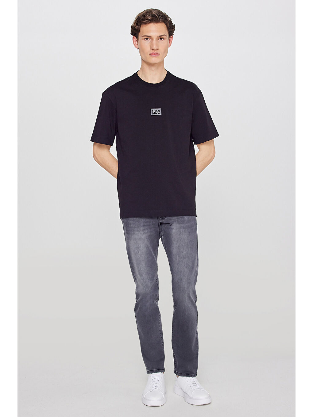 Siyah %100 Pamuk Nefes Alabilir Kumaş Loose Fit Rahat Kesim Logo Detaylı Tişört-2