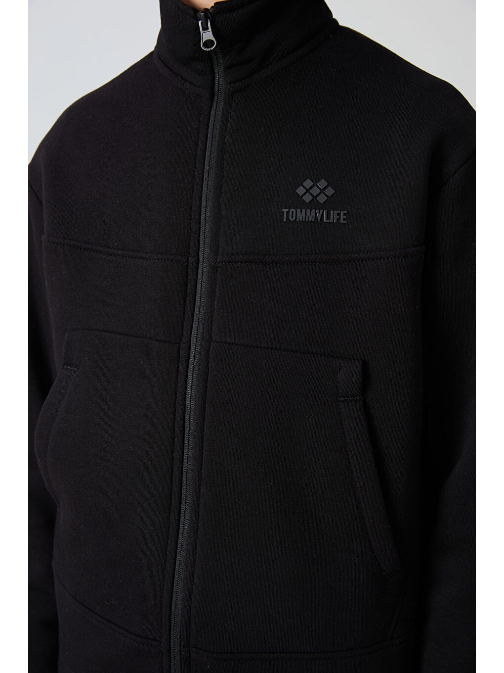 Siyah Pamuklu Kalın İçi Tüylü Yumuşak Dokulu Standart Fit Nakışlı Erkek Çocuk Sweatshirt - 11245-2