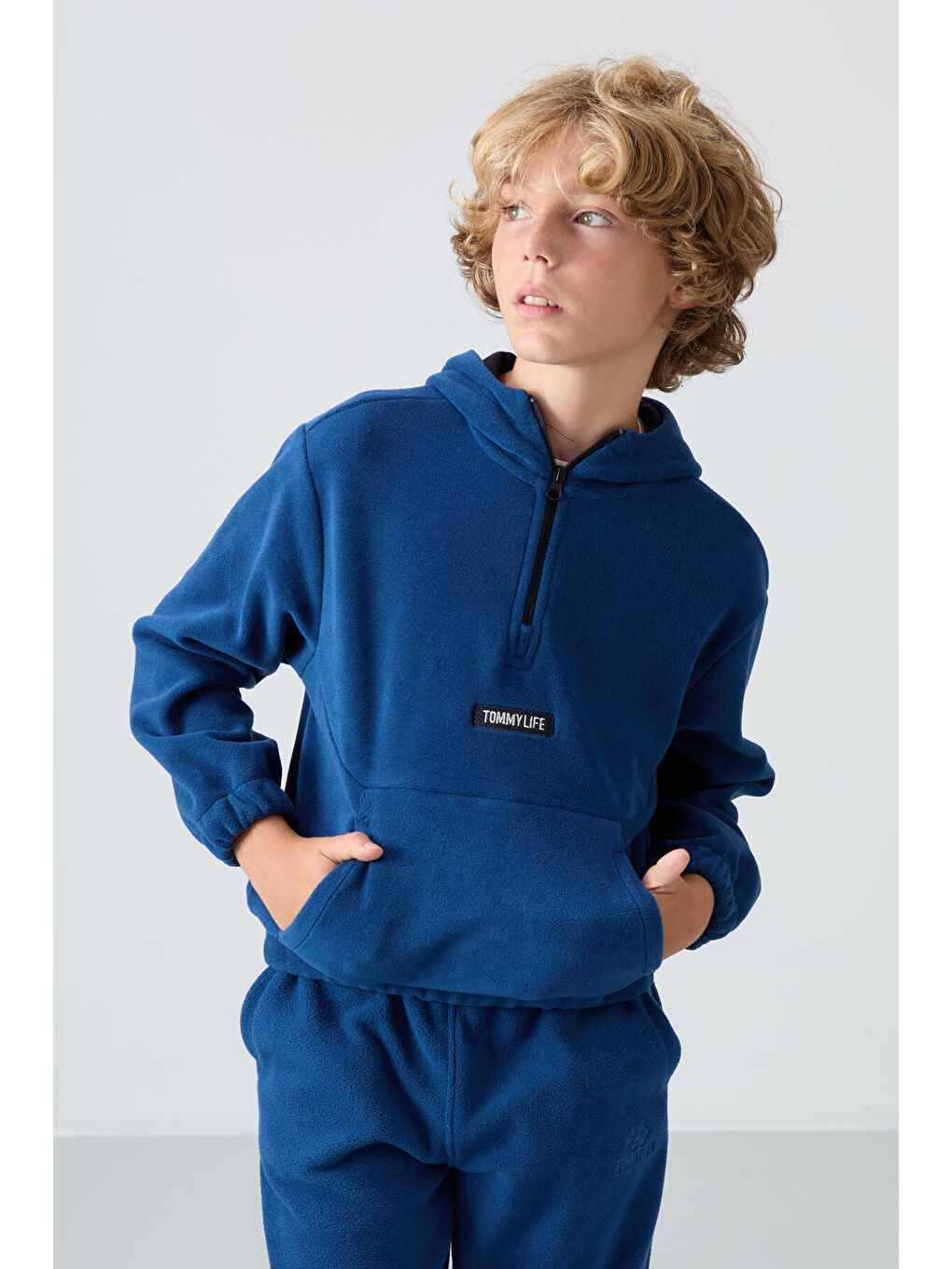 Lacivert Parlament Kalın Yumuşak Dokulu Standart Fit Nakışlı Polar Erkek Çocuk Sweatshirt - 11230