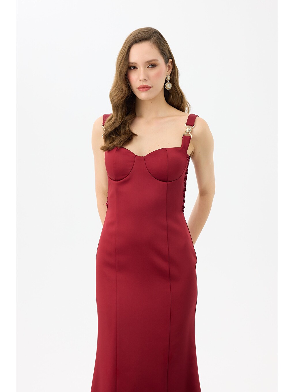Bordo Aksesuarlı Askılı Saten Abiye Elbise-3