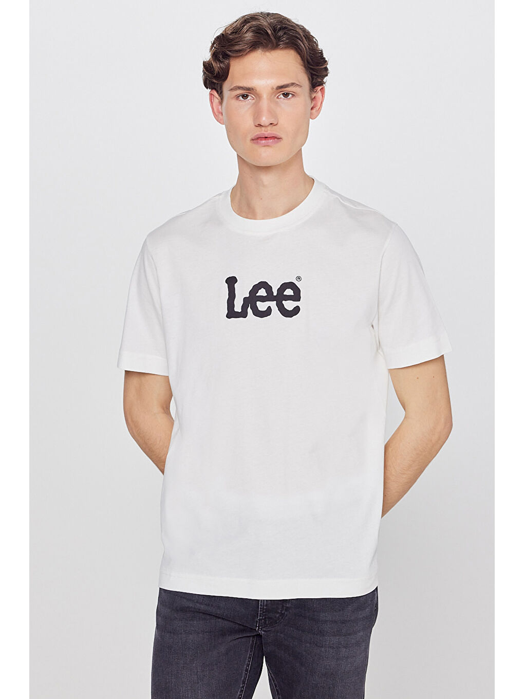 Beyaz %100 Pamuk Nefes Alan Kumaş Regular Fit Logo Detaylı Tişört-1