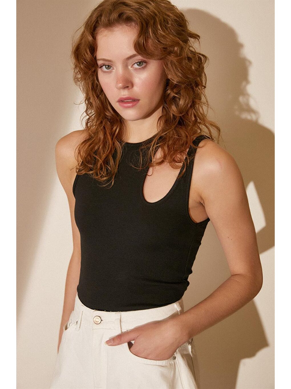 Siyah Önü Damla Detayı Atlet