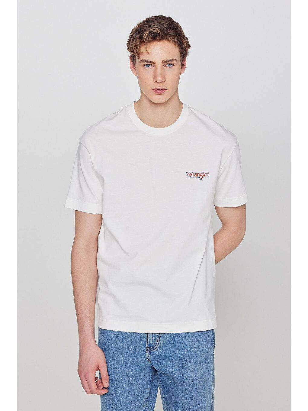 Beyaz %100 Pamuk Regular Fit Normal Kesim Bisiklet Yaka Logo Detaylı Tişört