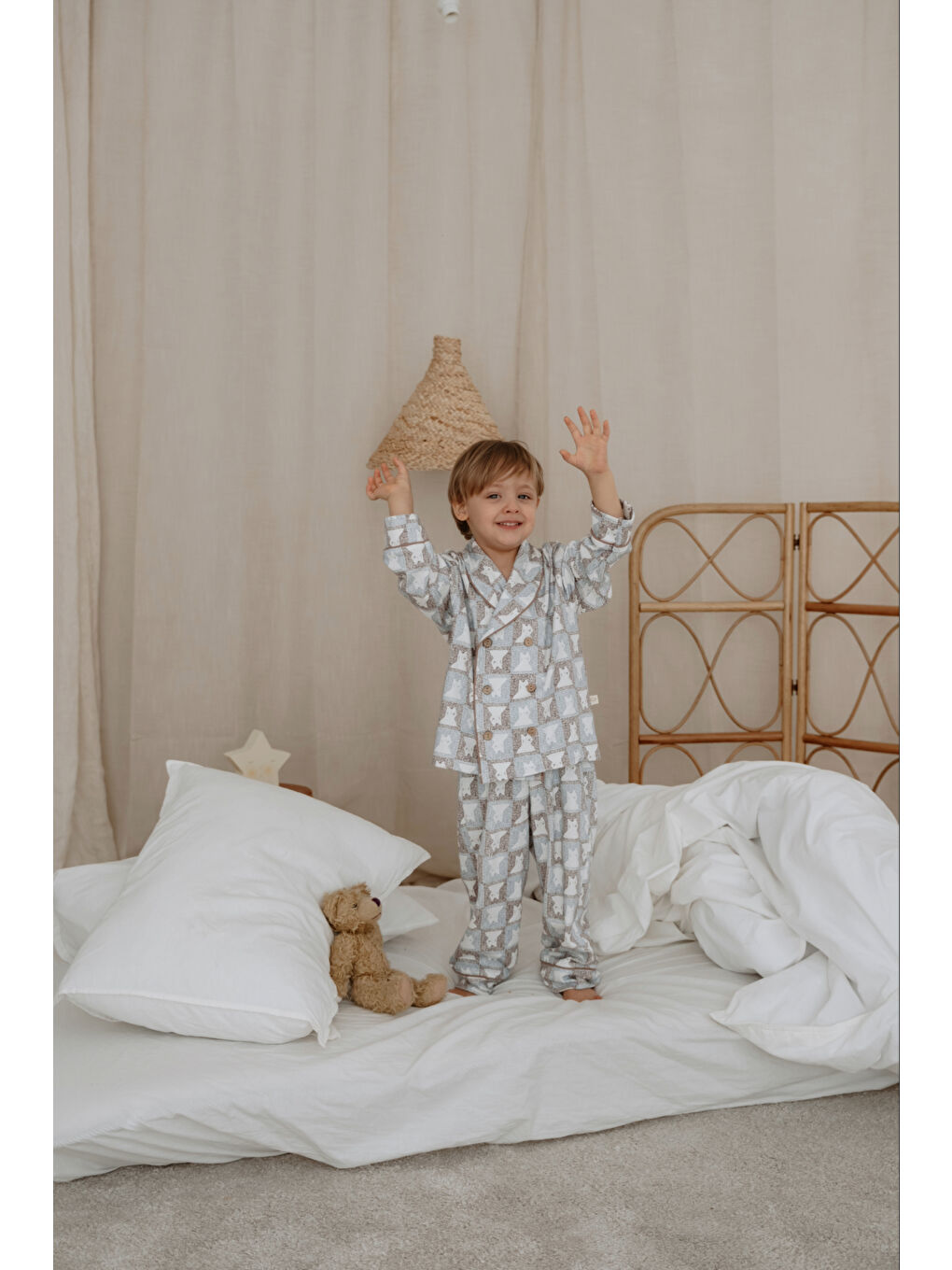 Bej Kedi Desenli Yaka Detaylı Çocuk Pijama Takımı