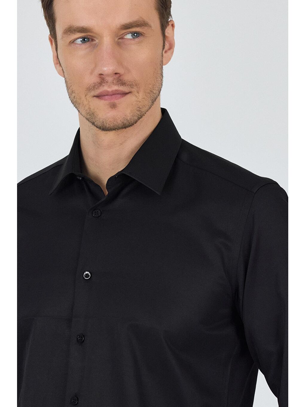 Siyah Sert Yaka Düz Classic Pamuklu Slim Fit Gömlek 1004250900-3