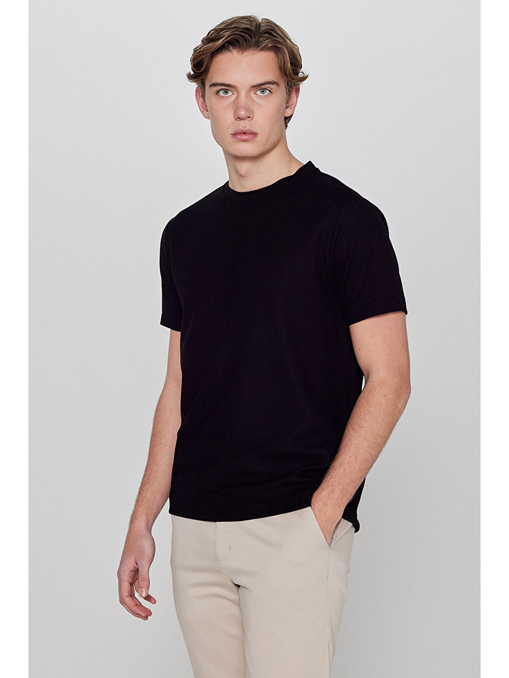 Siyah Yumuşak Dokulu Regular Fit Normal Kesim Bisiklet Yaka Basic Tişört