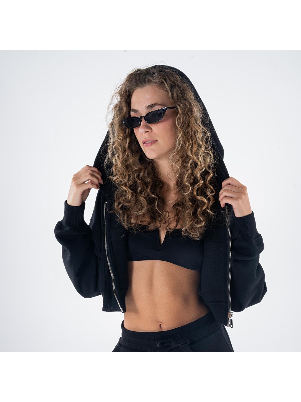 James Kadın Siyah  Kanguru Cepli Kapüşonlu Oversize Fermuarlı Crop Sweatshirt Hoodie-3