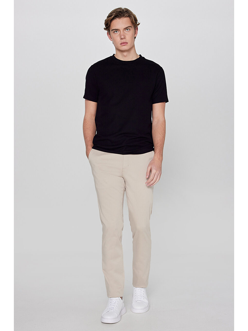 Siyah Yumuşak Dokulu Regular Fit Normal Kesim Bisiklet Yaka Basic Tişört-2