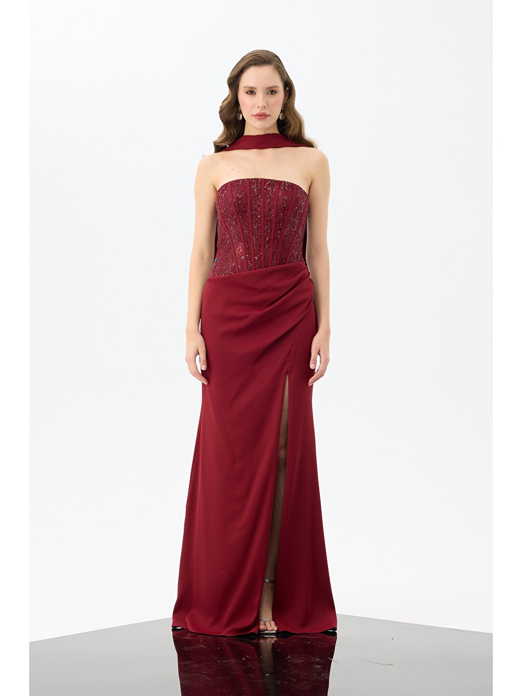 Bordo Yırtmaçlı Şallı Krep Abiye Elbise-3