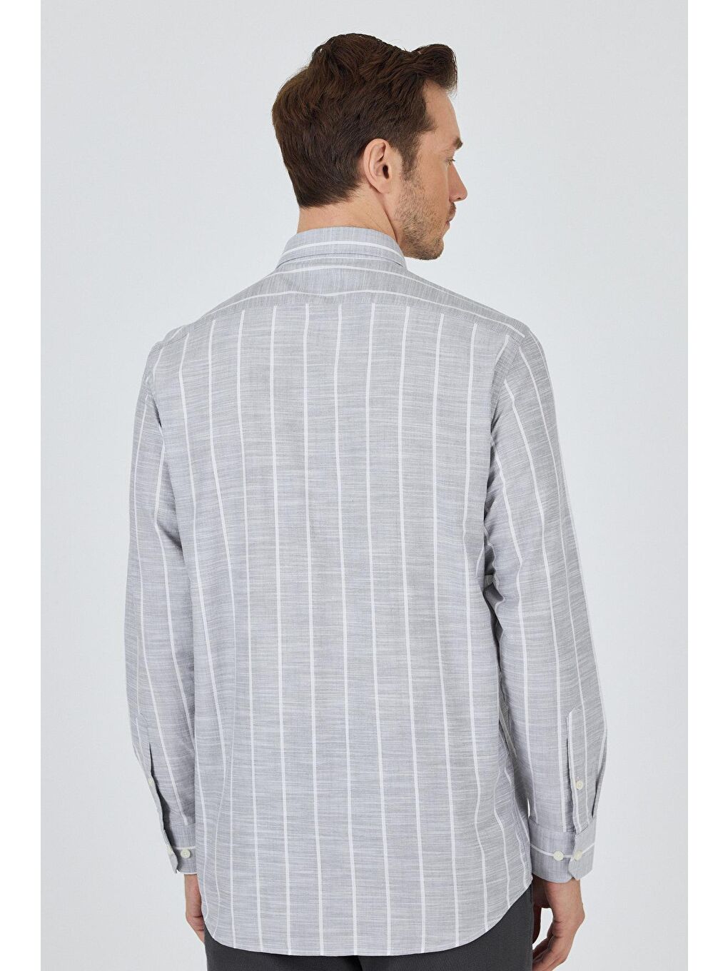 Gri Uzun Kol Çizgili Desen Düğmeli Yaka Cepli Classic Comfort Fit %100 Pamuk Gömlek 1004250189-4