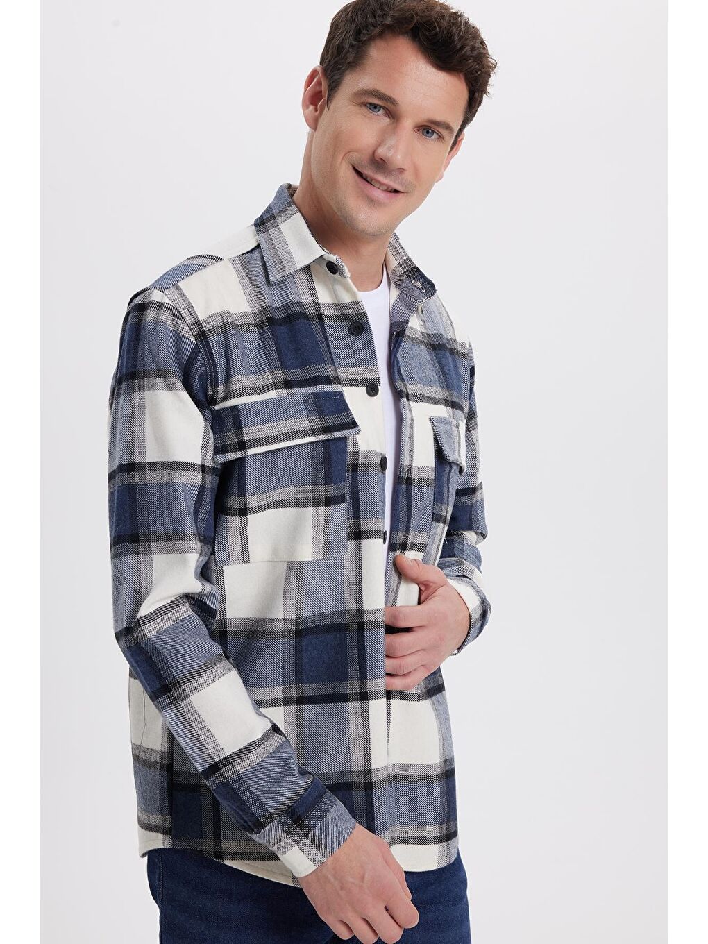 Karışık Erkek Regular Fit Klasik Kesim Çift Cep Kapaklı Kareli Oduncu Gömlek-3