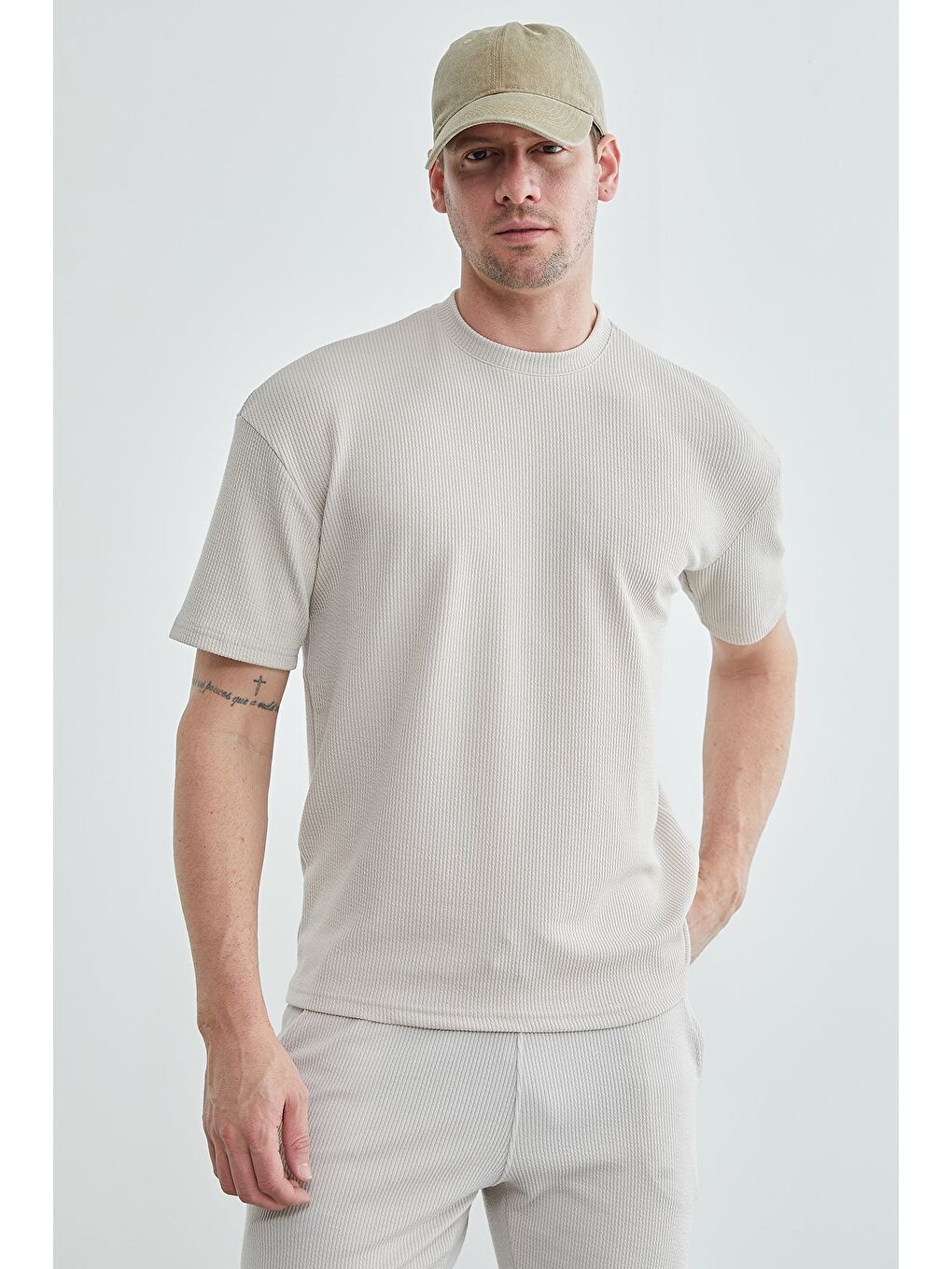 Bej Fitilli Bisiklet Yaka Tişört