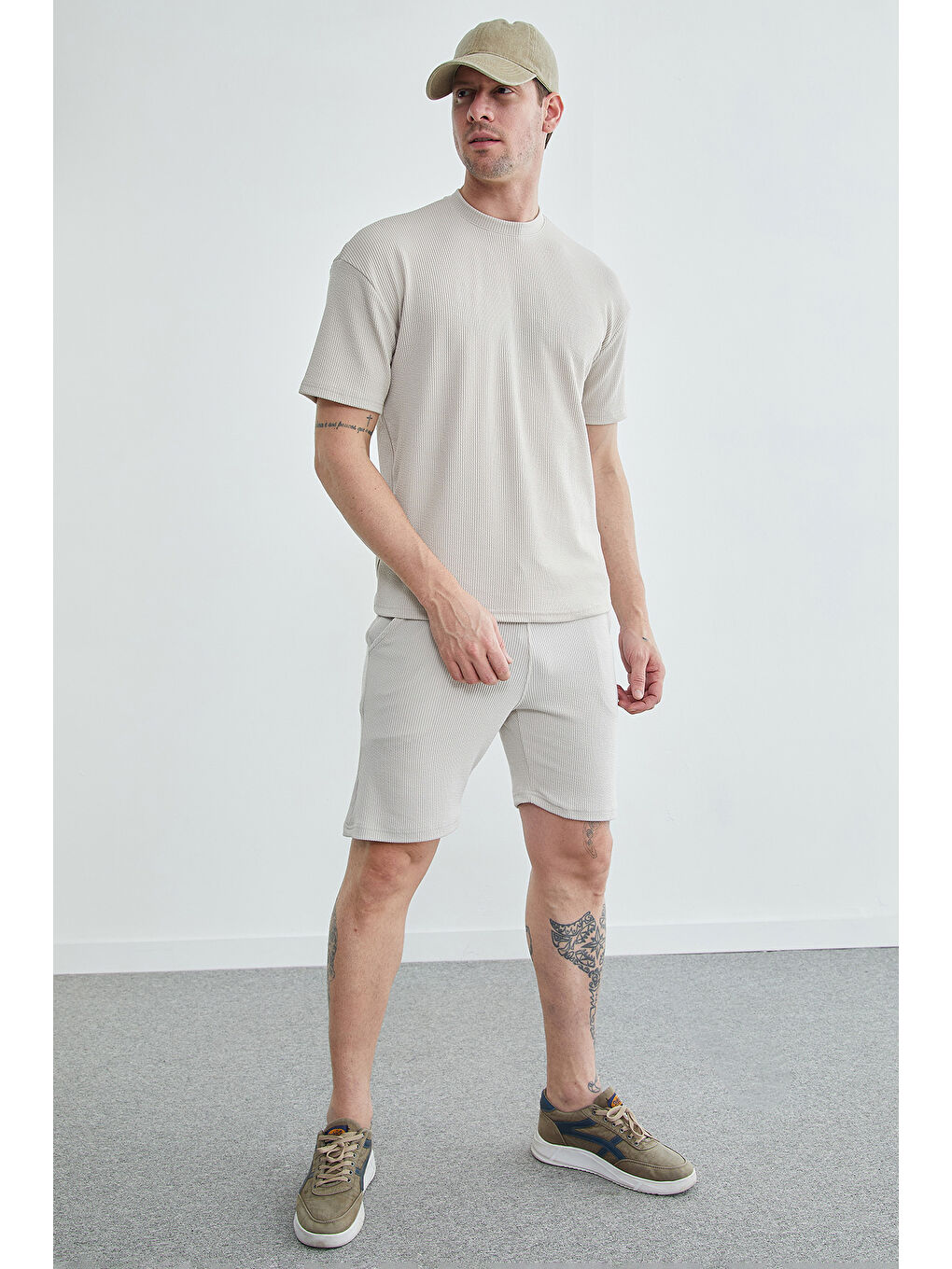 Bej Fitilli Bisiklet Yaka Tişört-4