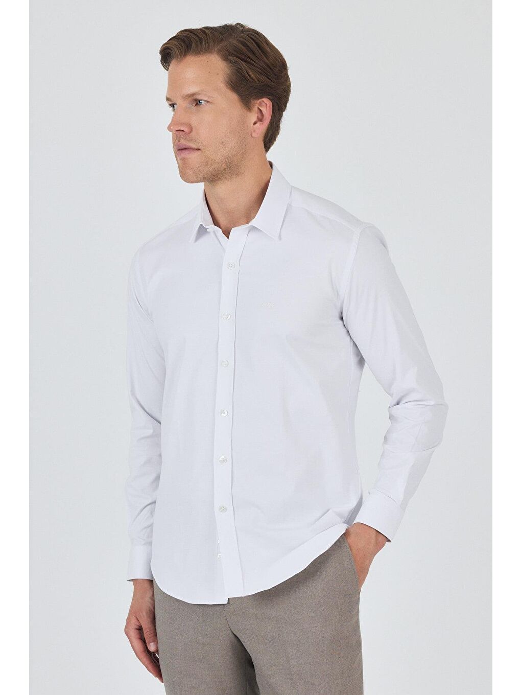 Beyaz Uzun Kol Düz Bez Ayağı Sert Yaka Cepsiz Pamuklu Classic Slim Fit Gömlek 1004250195-1