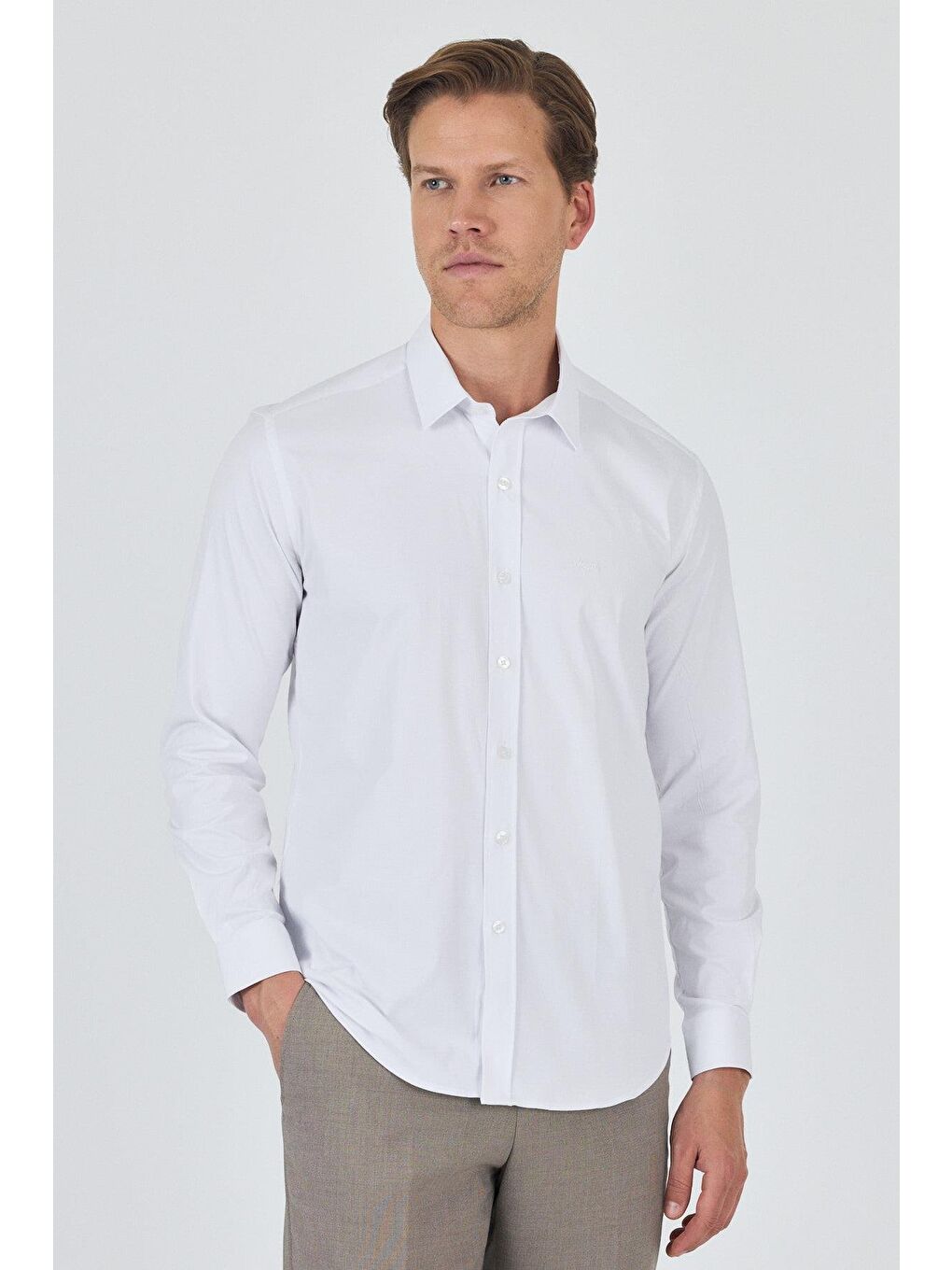Beyaz Uzun Kol Düz Bez Ayağı Sert Yaka Cepsiz Pamuklu Classic Slim Fit Gömlek 1004250195-2