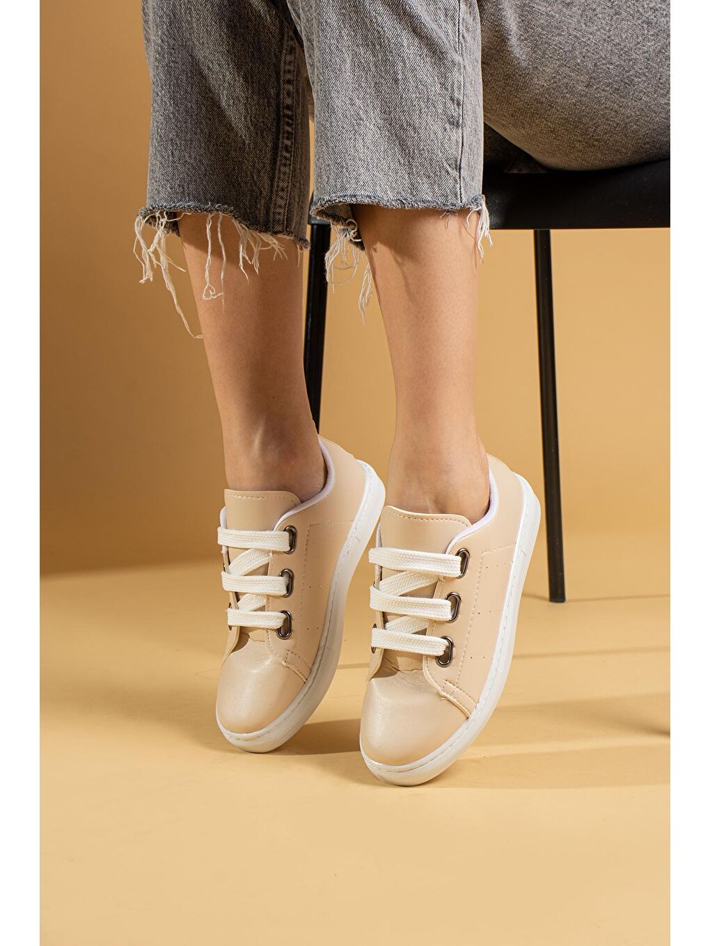 Bej Rahat Kalıp Kalın Bağcıklı Kadın Sneaker LCW320-23