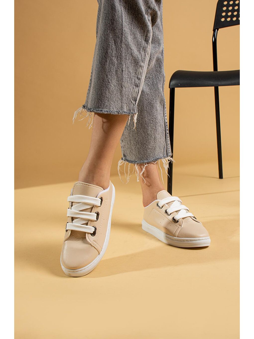 Bej Rahat Kalıp Kalın Bağcıklı Kadın Sneaker LCW320-23-1