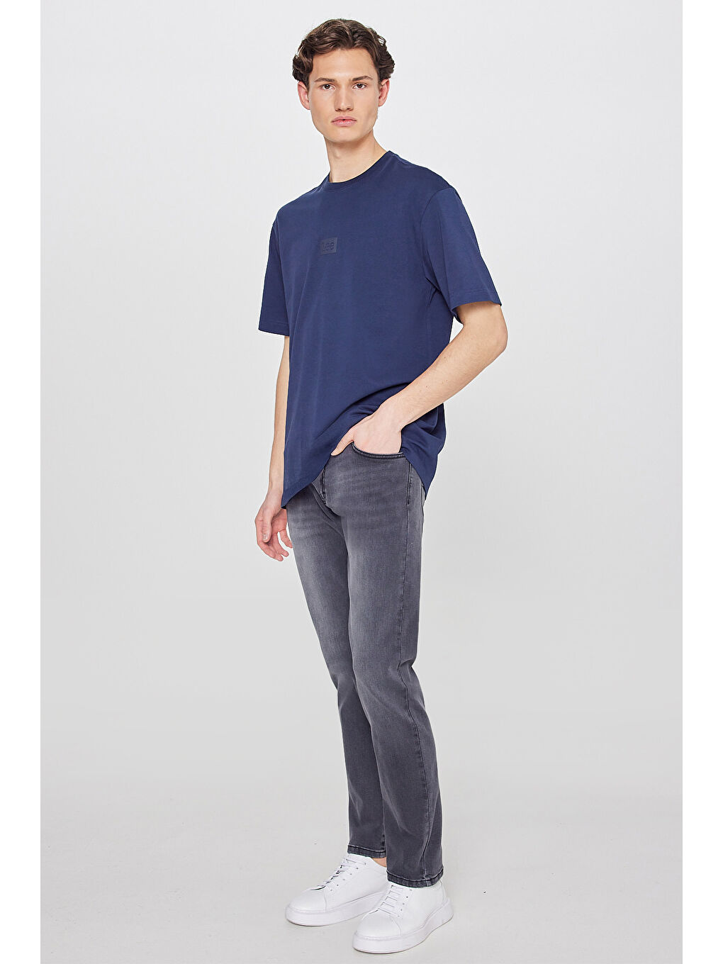 Lacivert %100 Pamuk Nefes Alan Kumaş Loose Fit Rahat Kesim Logo Detaylı Tişört-2