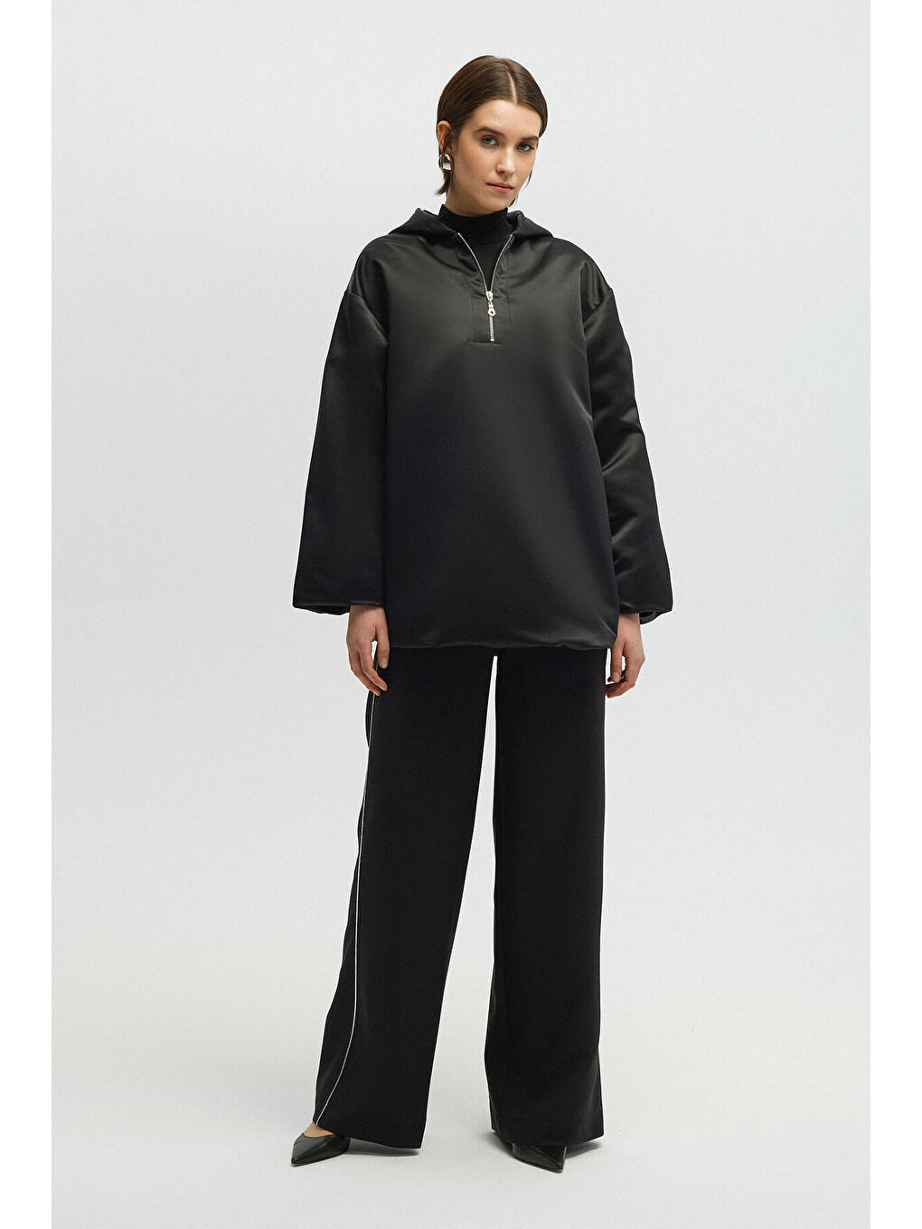 Siyah Fermuarlı Saten Sweatshırt