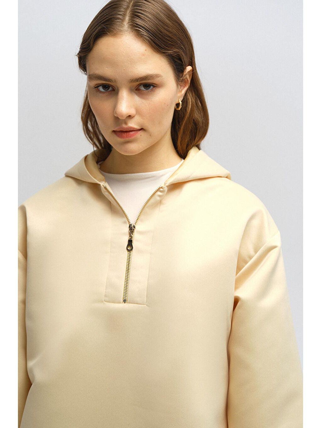 Bej Fermuarlı Saten Sweatshırt-4