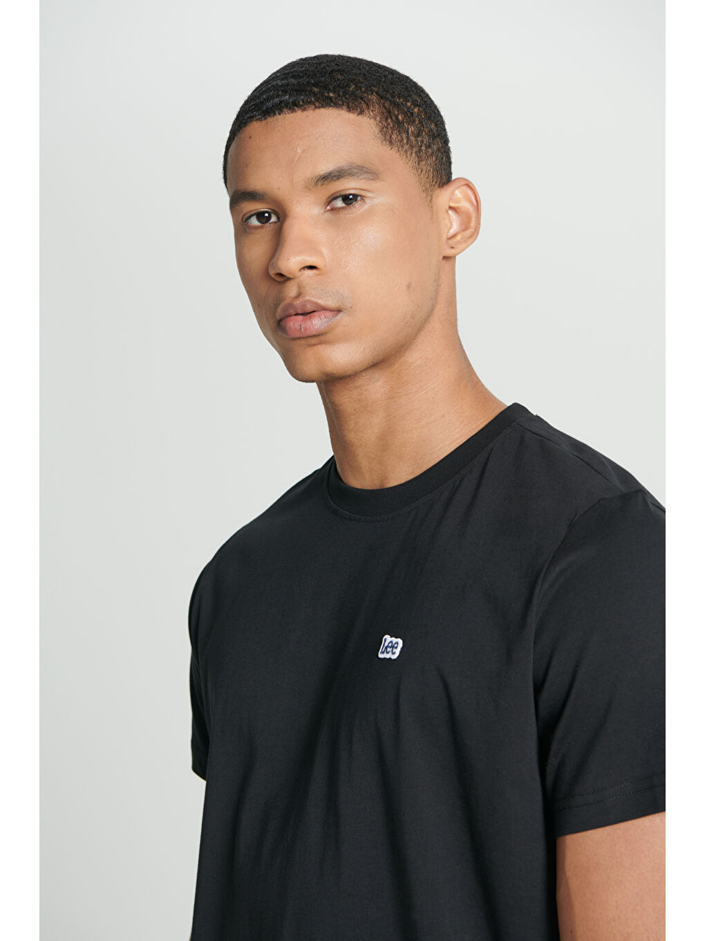 Siyah Regular Fit Rahat Kesim %100 Pamuk Logolu Tişört-2