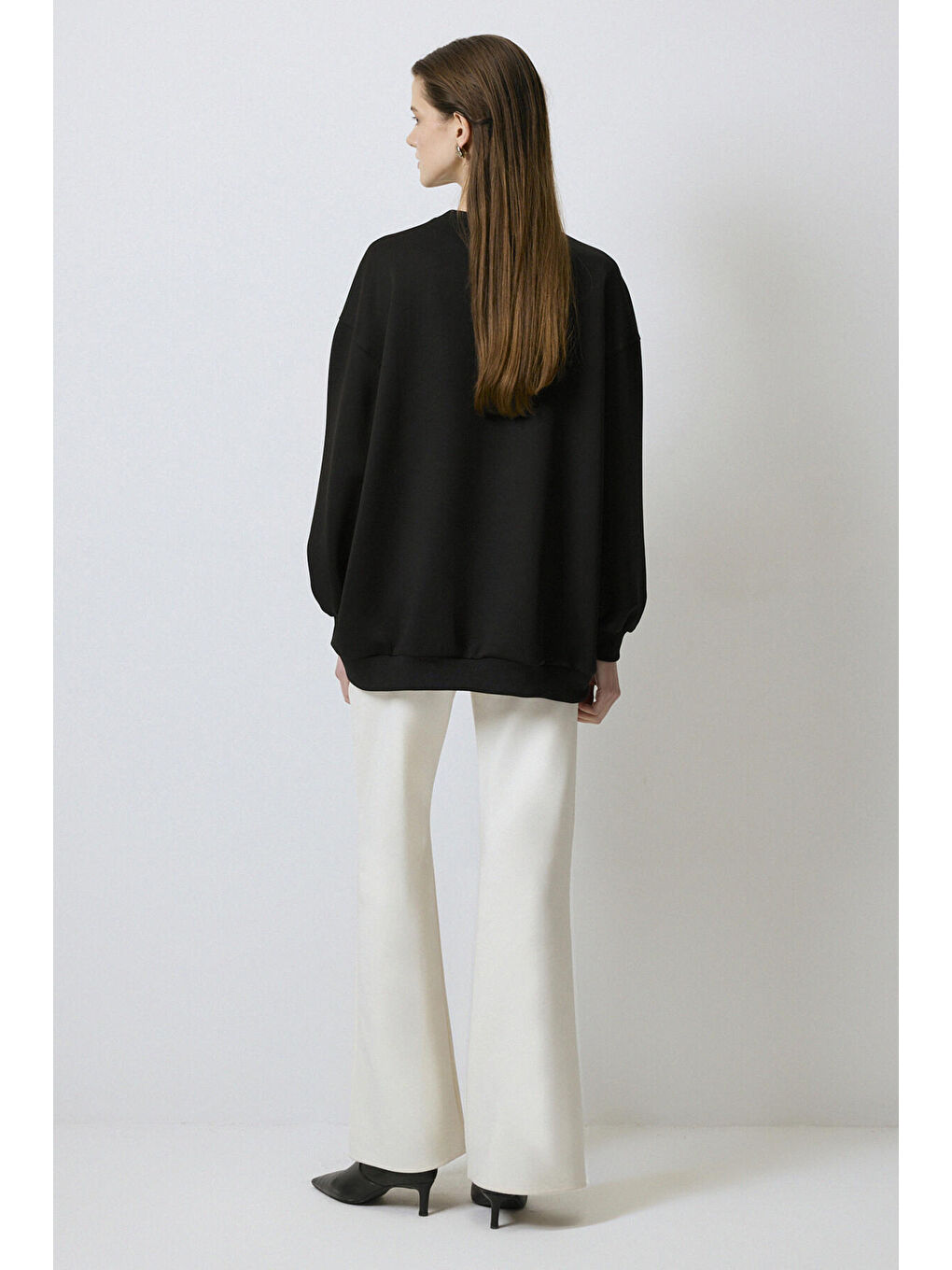 Siyah Çiçek Detaylı Scuba Sweatshırt-3