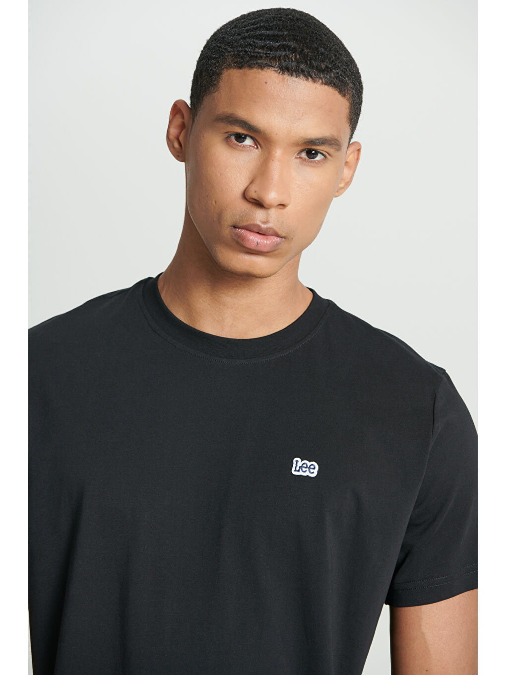 Siyah Regular Fit Rahat Kesim %100 Pamuk Logolu Tişört-4