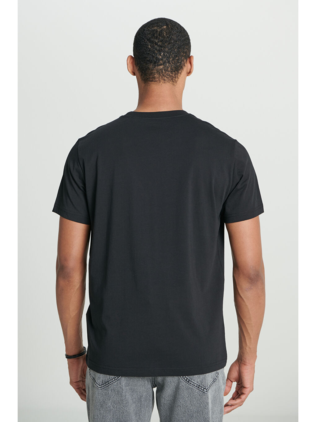 Siyah Regular Fit Rahat Kesim %100 Pamuk Logolu Tişört-5