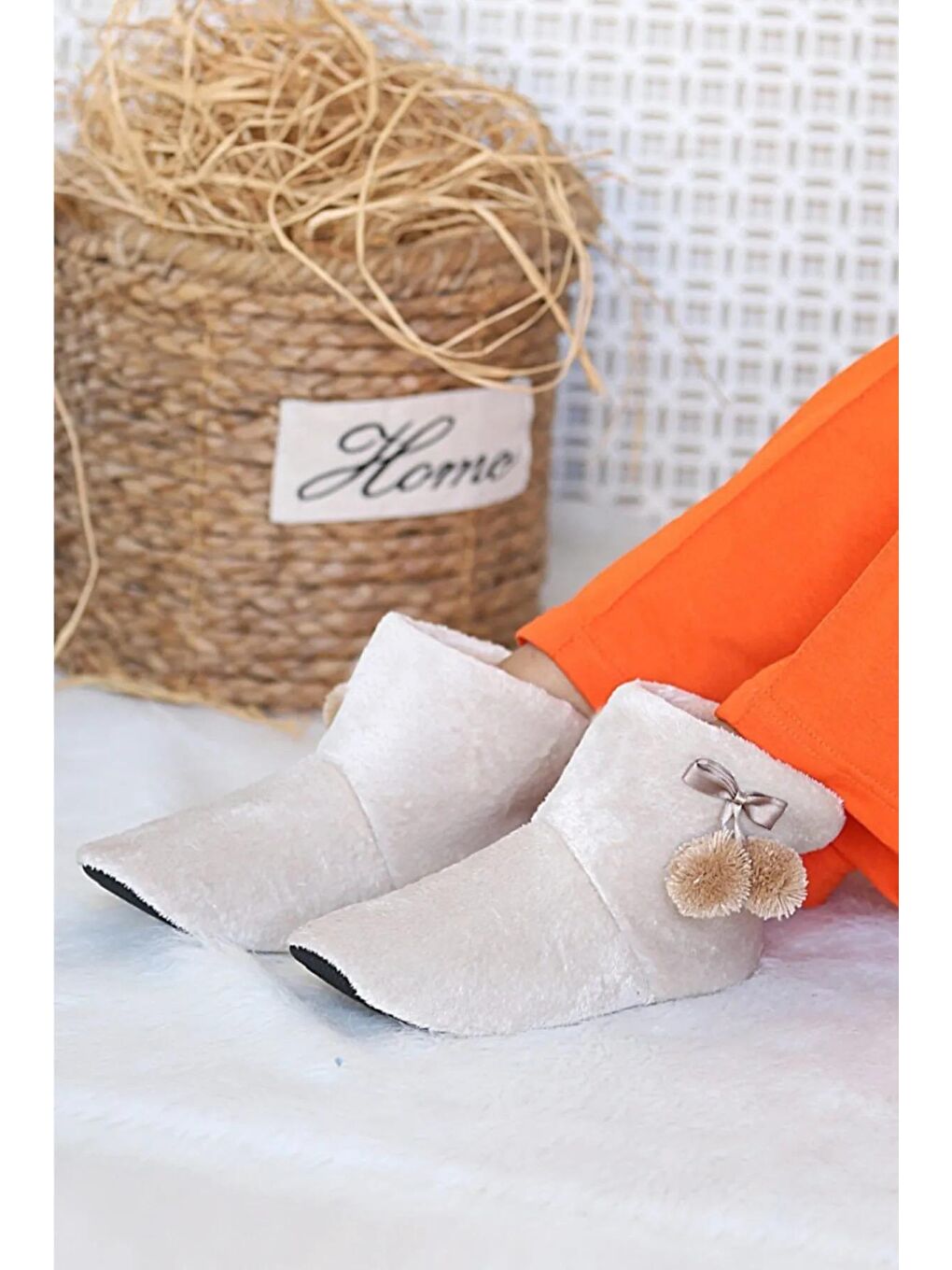 Termal Taban Polar Ponponlu Kadın Ev Botu A098-20 Bej-1