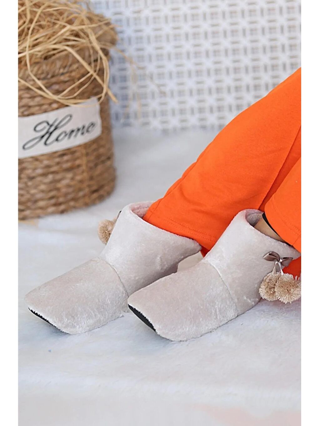 Termal Taban Polar Ponponlu Kadın Ev Botu A098-20 Bej-2