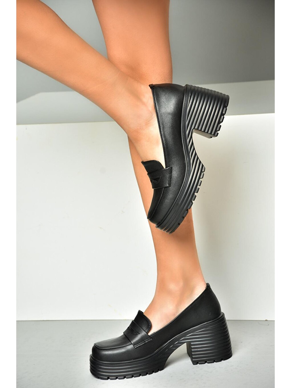 R9960520 Siyah Kadın Topuklu Loafer Ayakkabı-2