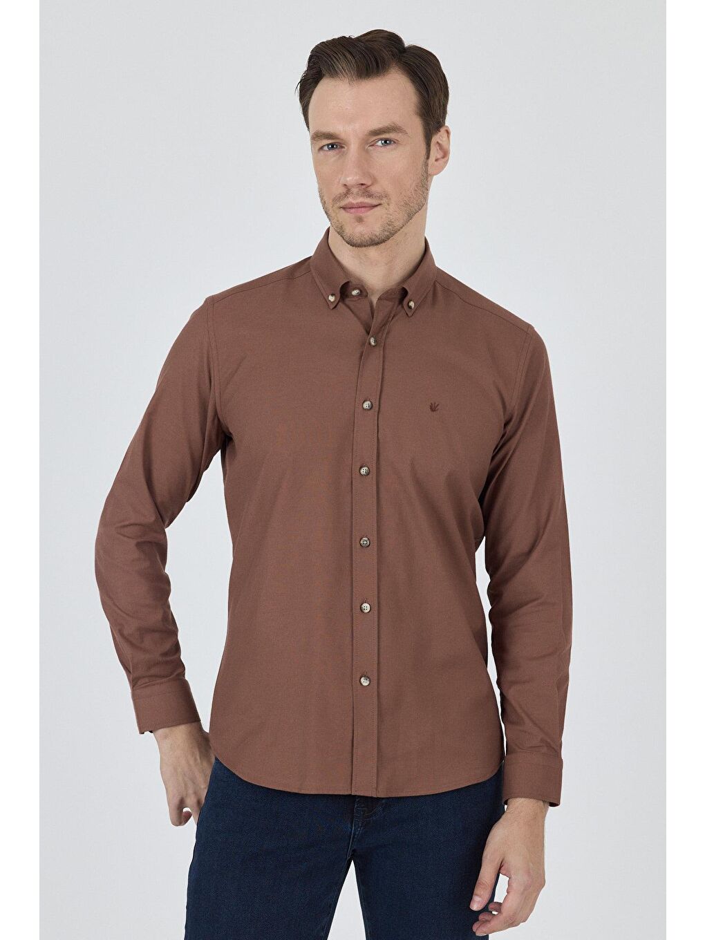 Kahverengi Uzun Kol Düz Bez Ayağı Düğmeli Yaka Cepsiz Pamuklu Casual Slim Fit Gömlek 1004250212-2