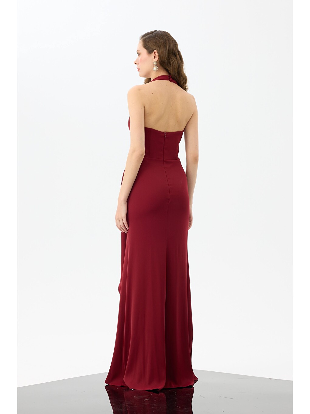 Bordo Aksesuarlı Yırtmaçlı Krep Abiye Elbise-6