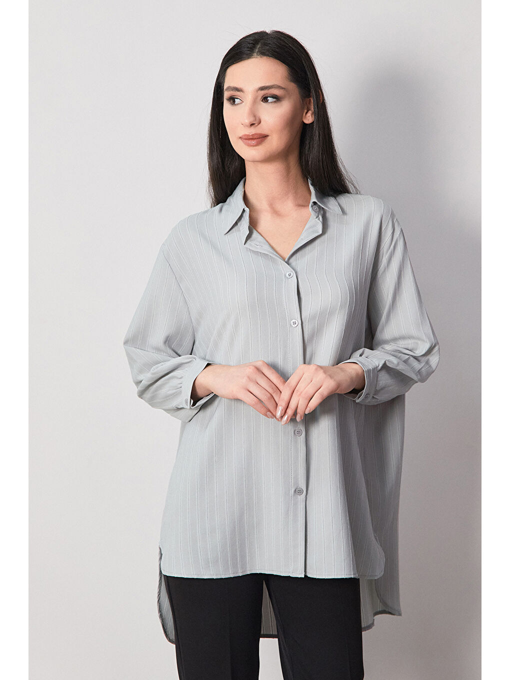 Gri Çizgili Arkası Uzun Salaş Gömlek-1