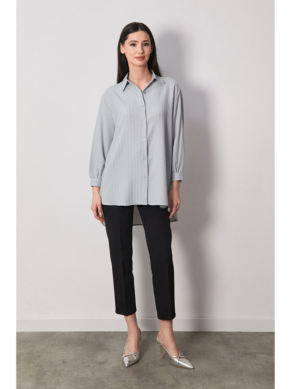 Gri Çizgili Arkası Uzun Salaş Gömlek-2