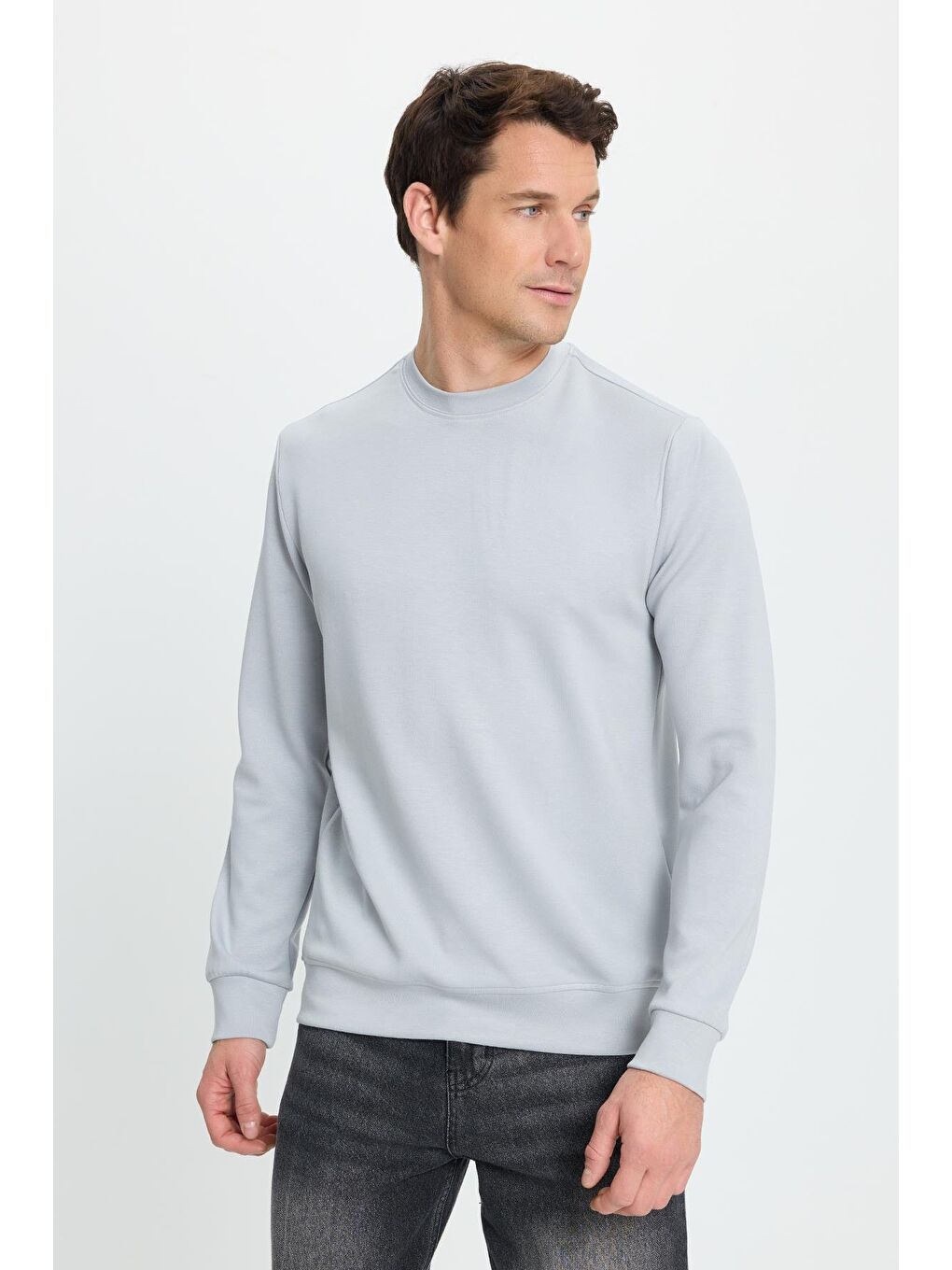 Erkek Standart Fit Normal Kesim Uzun Kollu Ekstra Soft Modal Kumaş Bisiklet Yaka Gri Sweatshirt-3