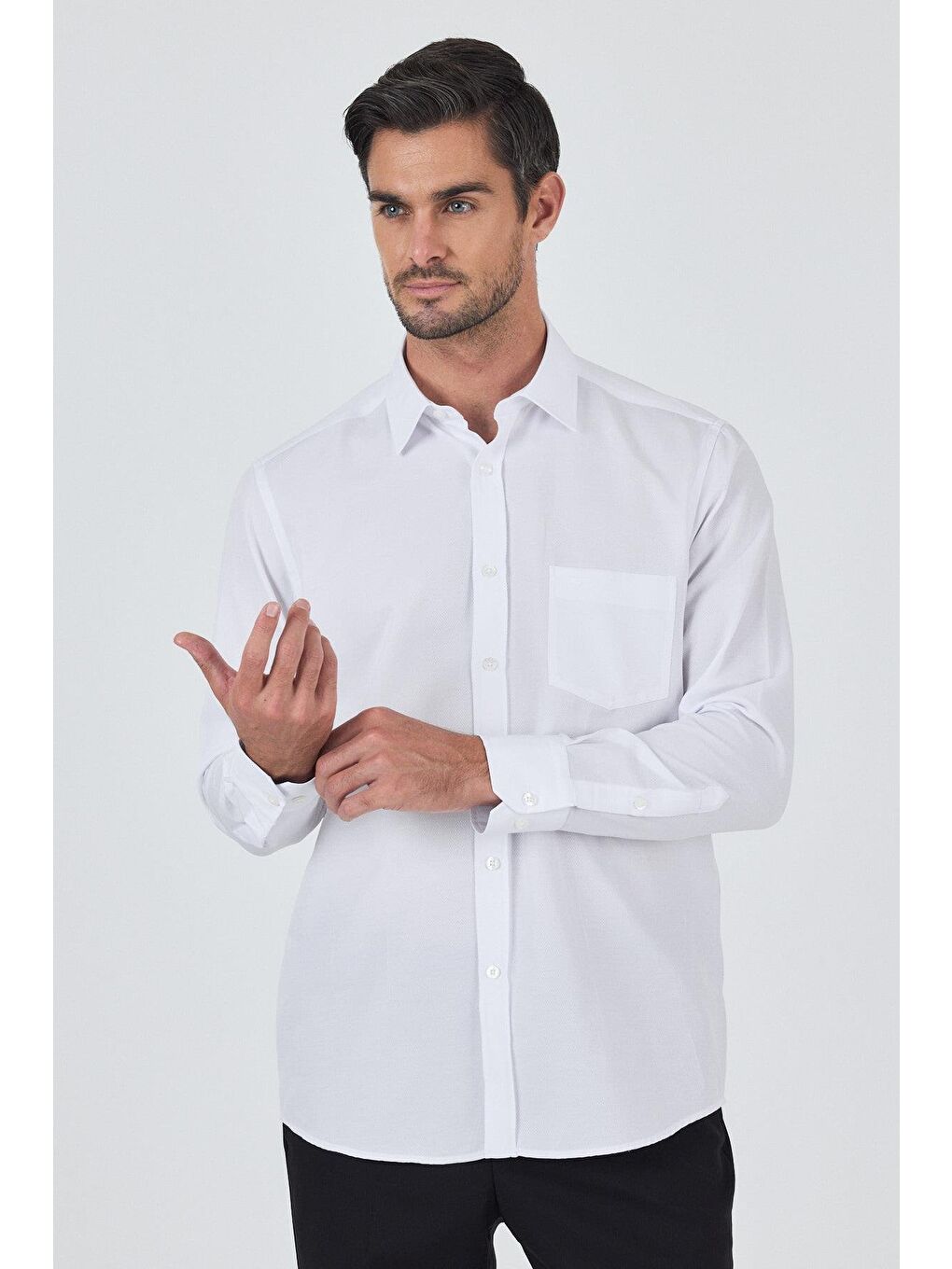 Beyaz Uzun Kol Desenli Armürlü Sert Yaka Cepsiz Pamuklu Classic Comfort Fit Gömlek 1004250209