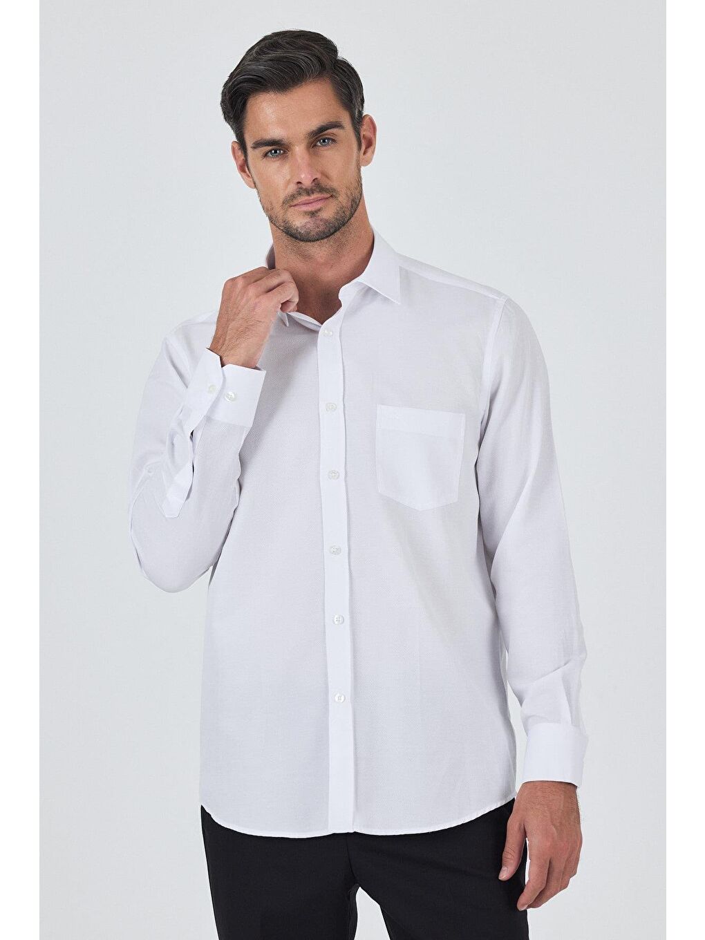 Beyaz Uzun Kol Desenli Armürlü Sert Yaka Cepsiz Pamuklu Classic Comfort Fit Gömlek 1004250209-1