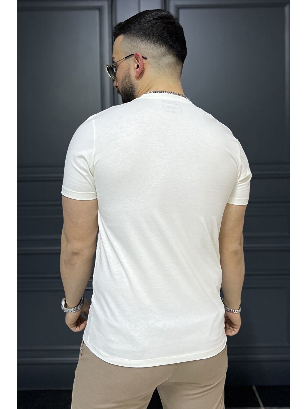 Ekru Erkek Bisiklet Yaka Baskılı Tişört-3