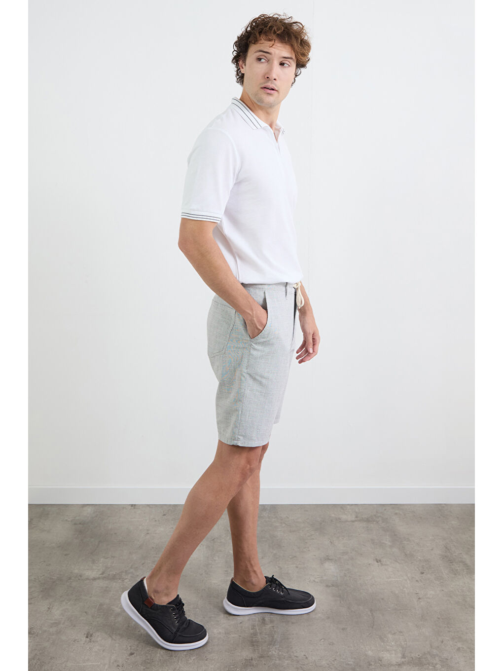 Turkuaz Kırçıllı Beli Bağlamalı Cepli Şort-2