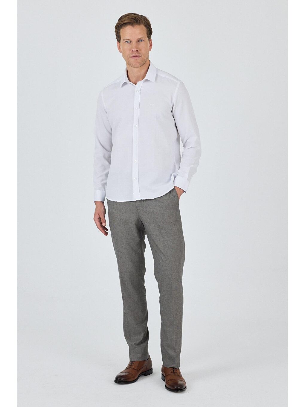 Beyaz Uzun Kol Desenli Armürlü Sert Yaka Cepsiz Pamuklu Classic Slim Fit Gömlek 1004250208-1