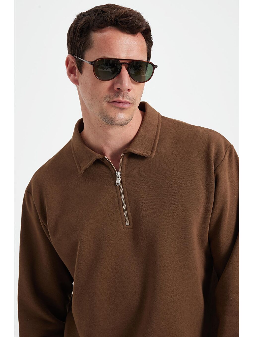 Kahverengi Erkek Relax Fit Rahat Kesim Pamuklu 3 İplik Fermuarlı Polo Yaka Koyu Vizon Sweatshirt-2