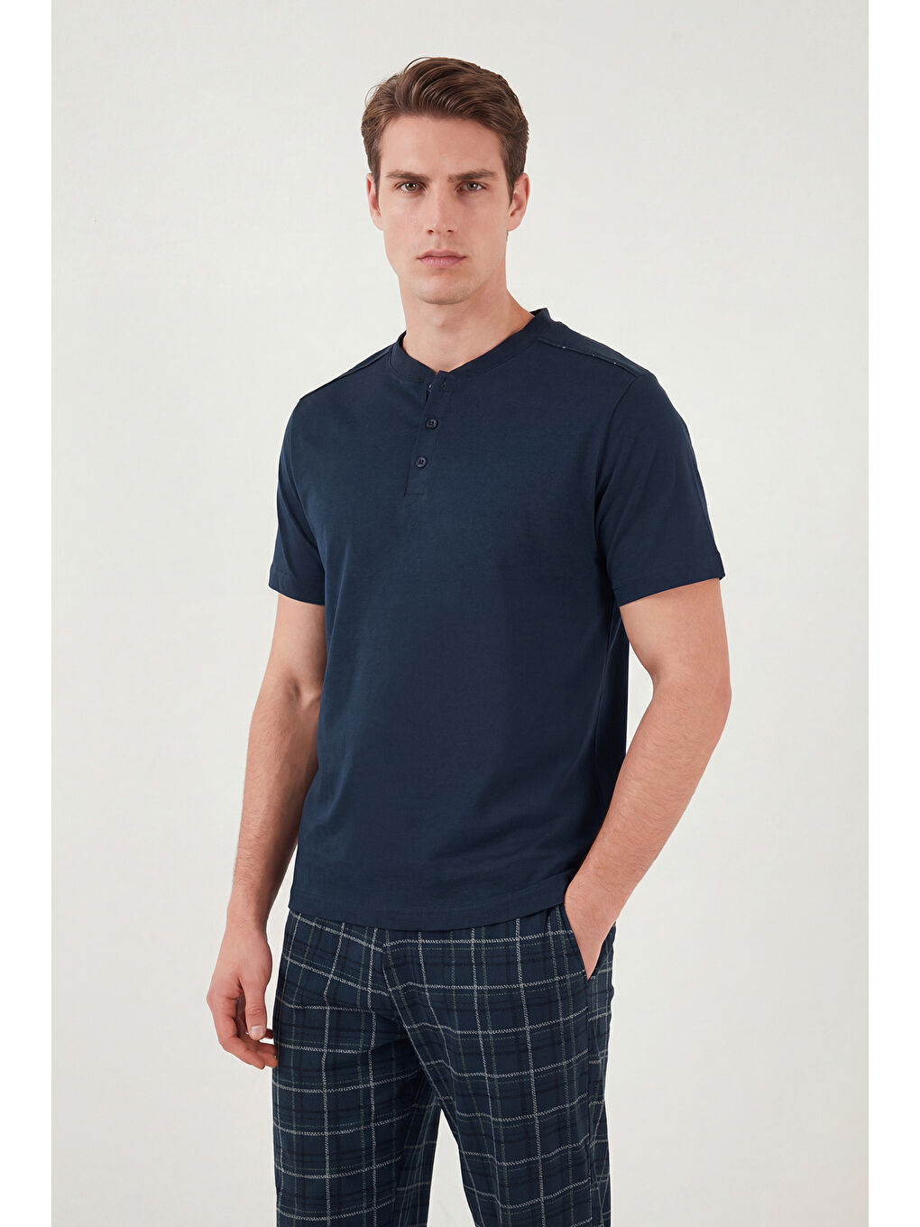 Lacivert Pamuklu Regular Fit Kareli Kısa Kollu Pijama Takımı 6096860-3