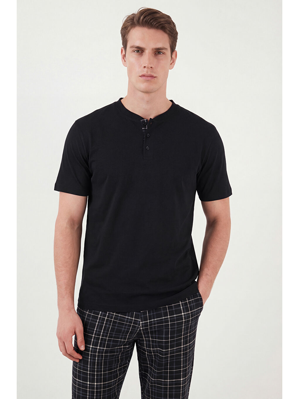 Siyah Pamuklu Regular Fit Kareli Kısa Kollu Pijama Takımı 6096860-3