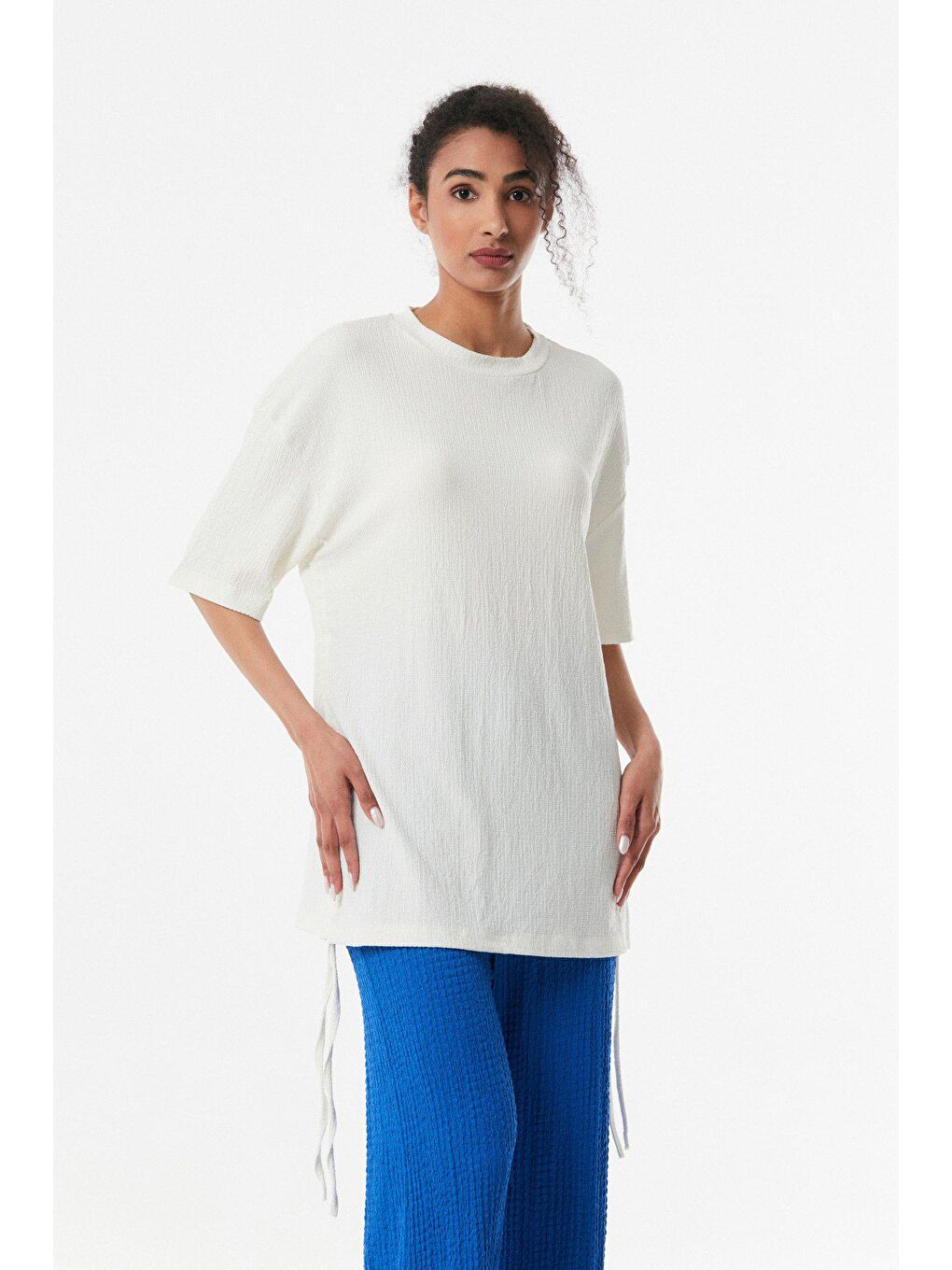 Ekru Bürümcük Kumaş Yanları Büzgülü Oversize Tişört-1